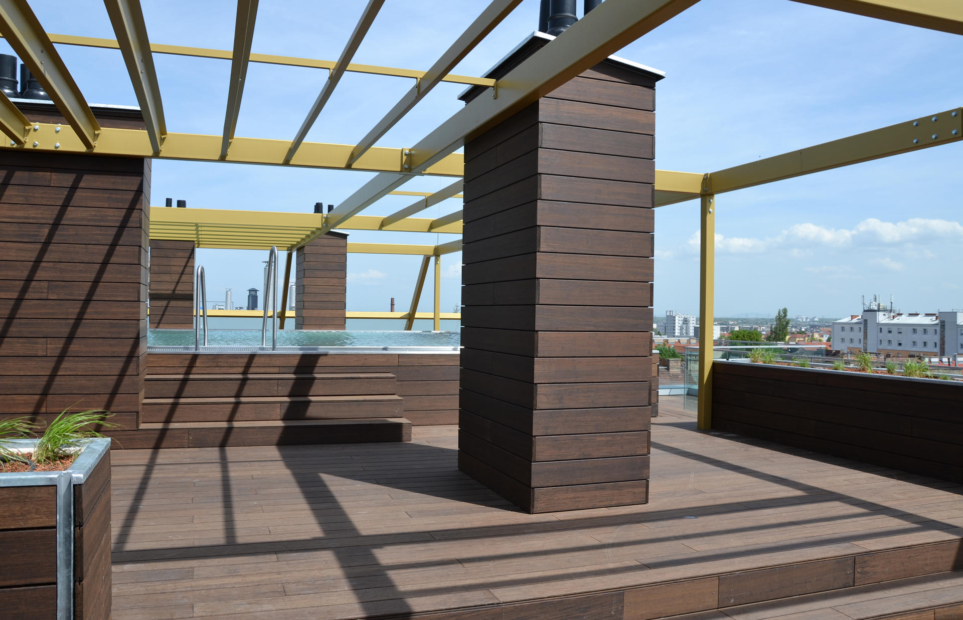 Dachterrasse mit Bamboo X-treme — Dauerhaftigkeitsklasse 1